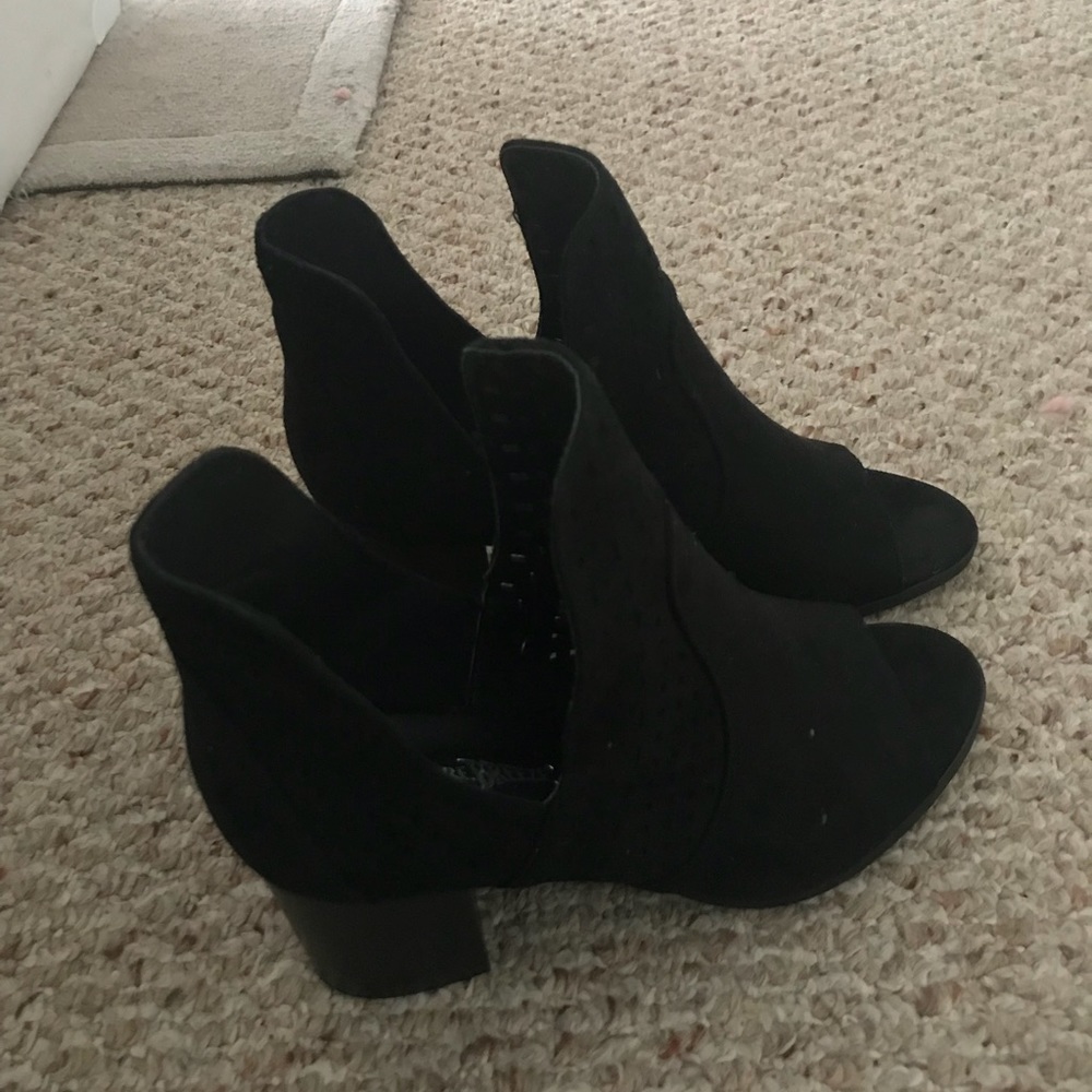 Black shoes